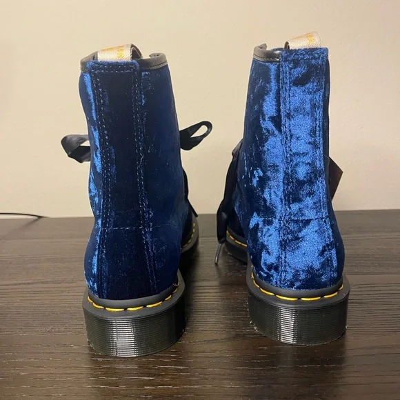 Dr. Martens 1460 Vegan Velvet 7 Women’s - Picture 5 of 11